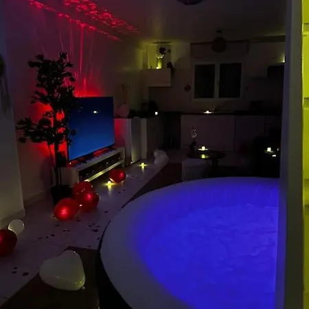 Ferienhaus Duplex Avec Jacuzzi Proche Paris Et Roissy Cdg Goussainville (Val-d'Oise)